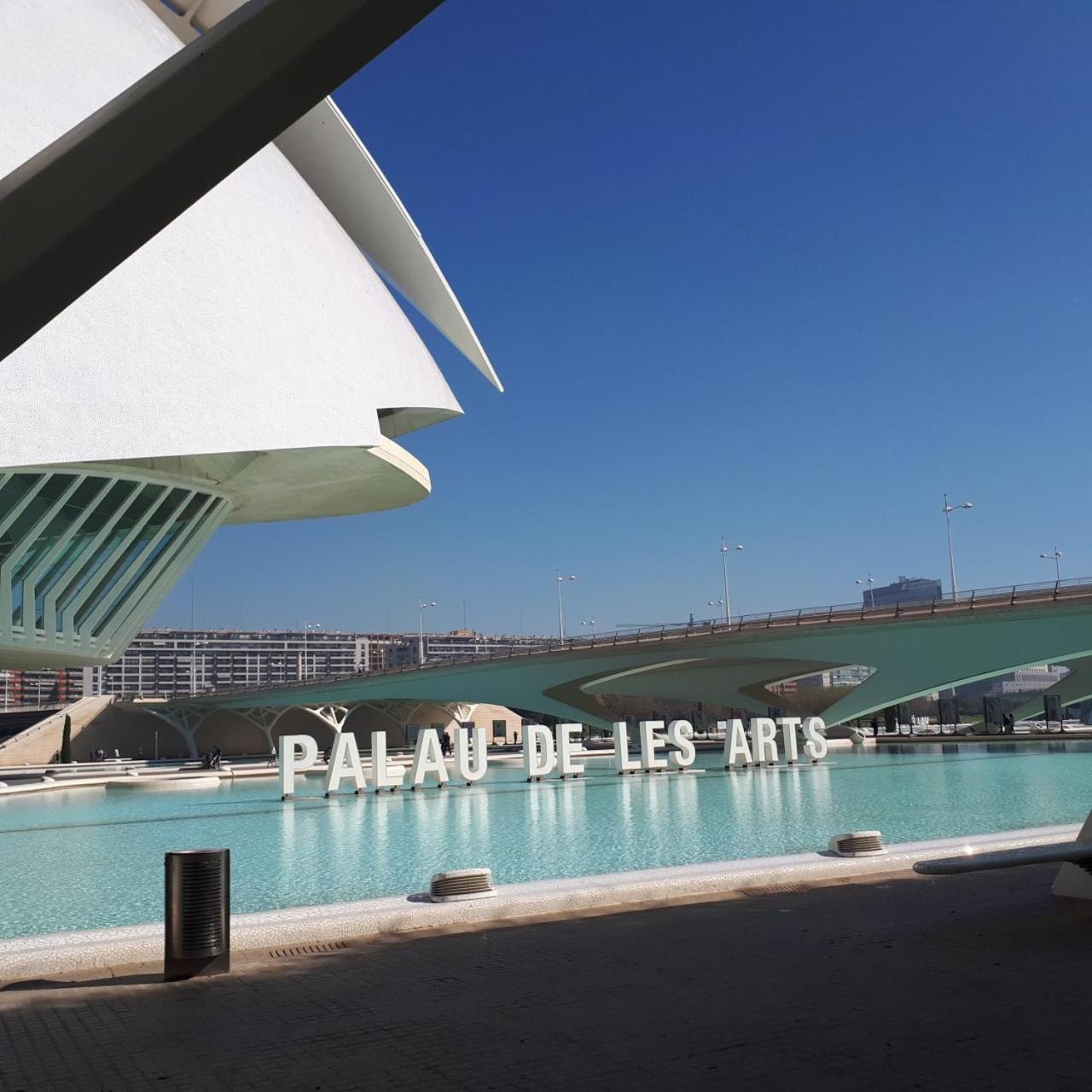 Apartamento Familiar Centro Historico Plaza Ayuntamiento "Ciutat Vella" فالنسيا المظهر الخارجي الصورة